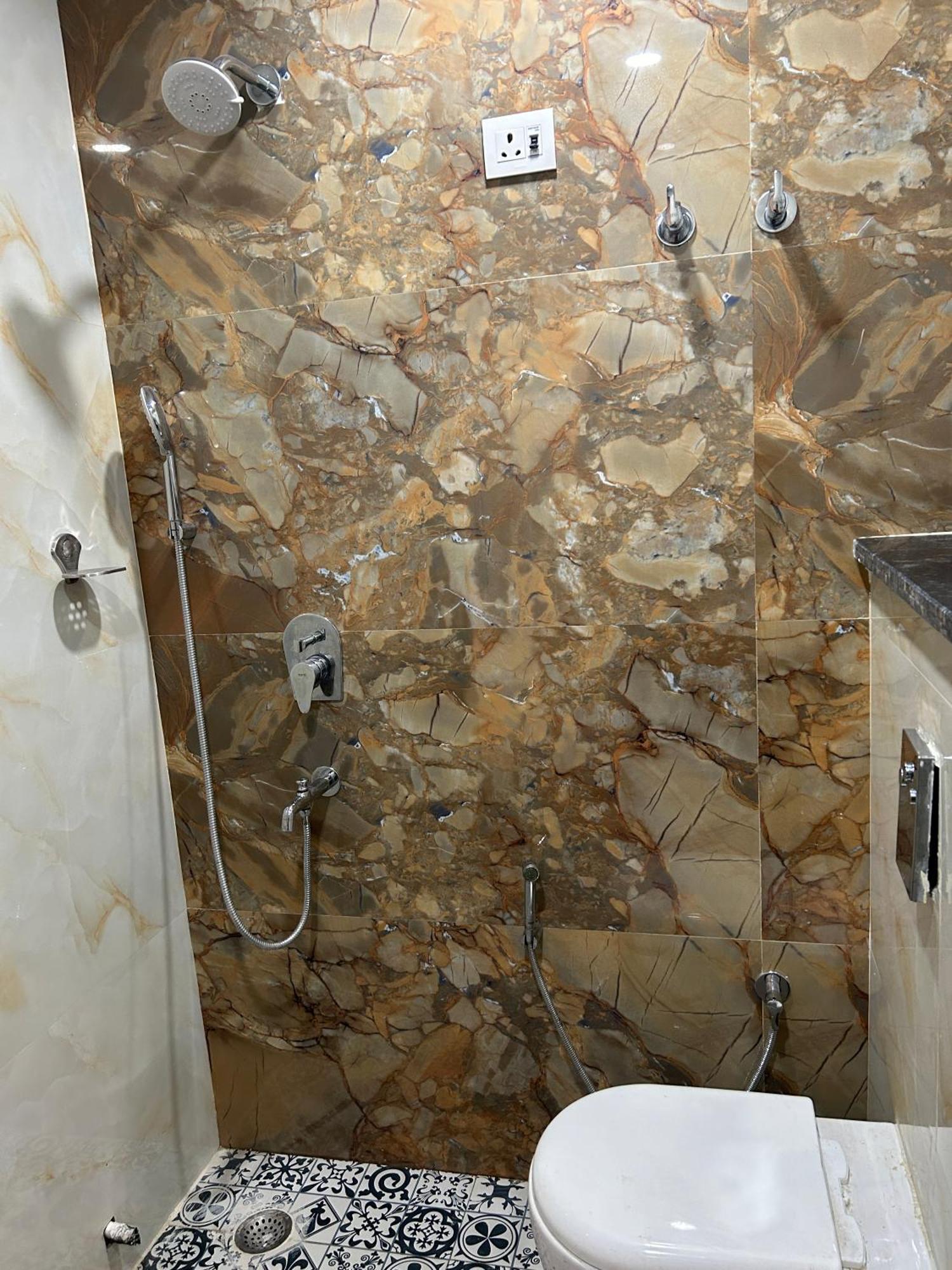 Airport Hotel Golden Bliss Near Delhi Airport New Delhi Exterior photo