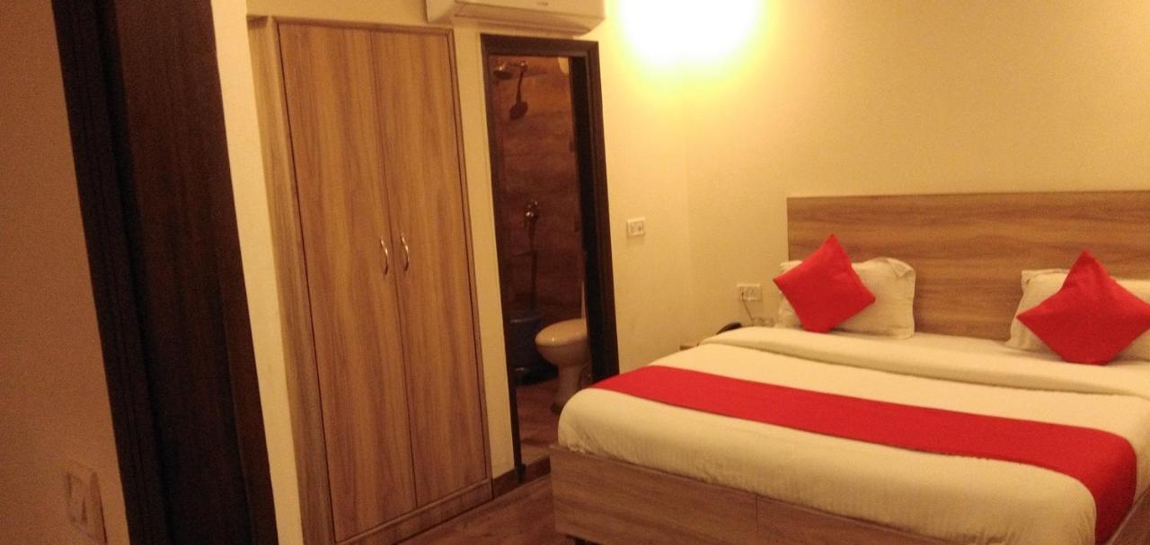 Airport Hotel Golden Bliss Near Delhi Airport New Delhi Exterior photo